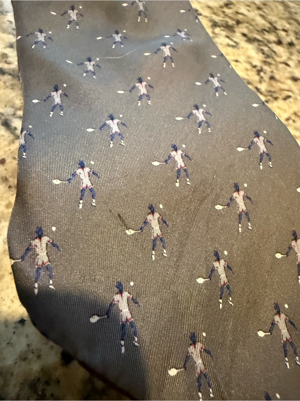 Classic Men's Gray Patterned Tie with Tennis Player - Picture 4 of 4